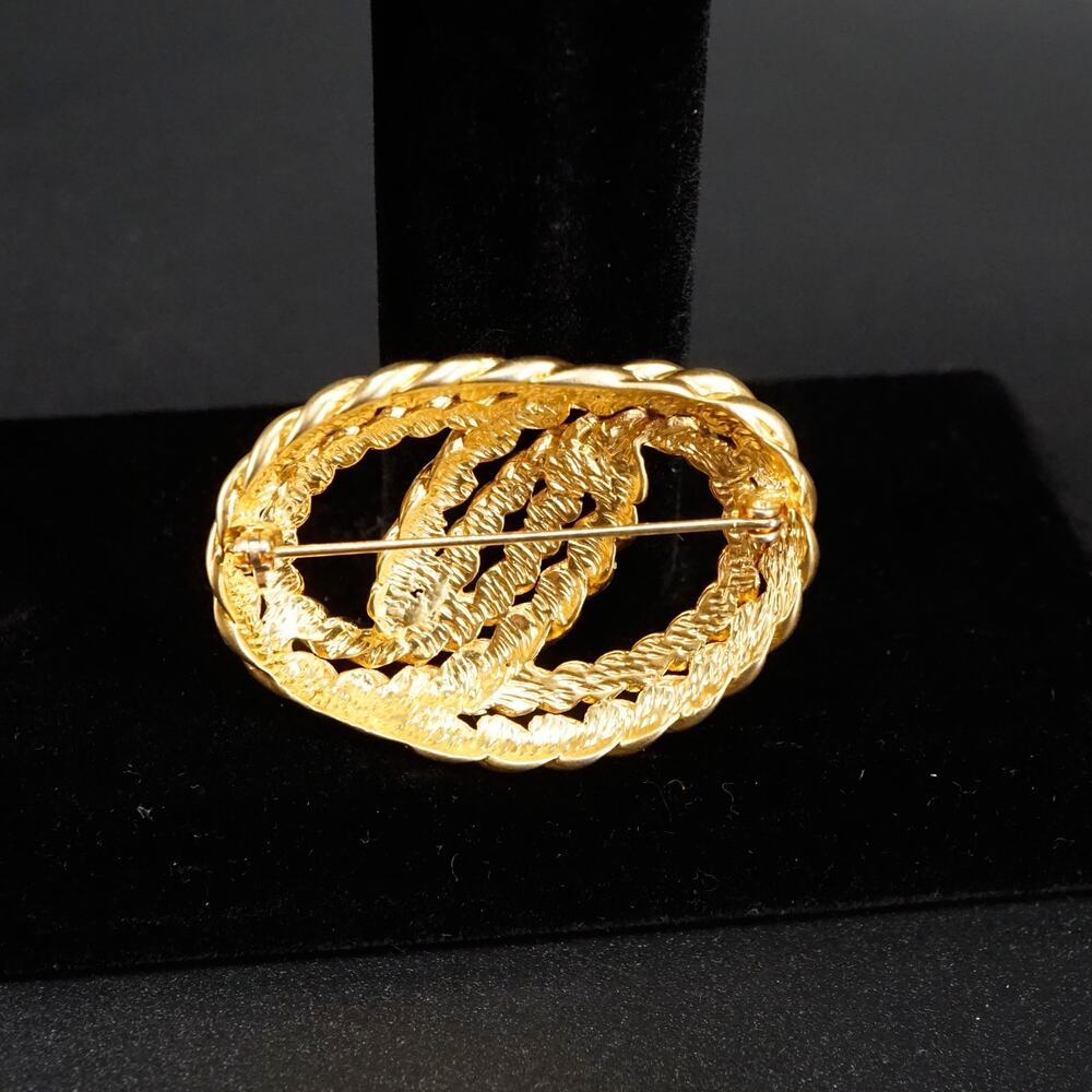 Interlocking Rope Design Gold Tone Oval Brooch Pin Rope Motif Nautical Openwork - Picture 2 of 6